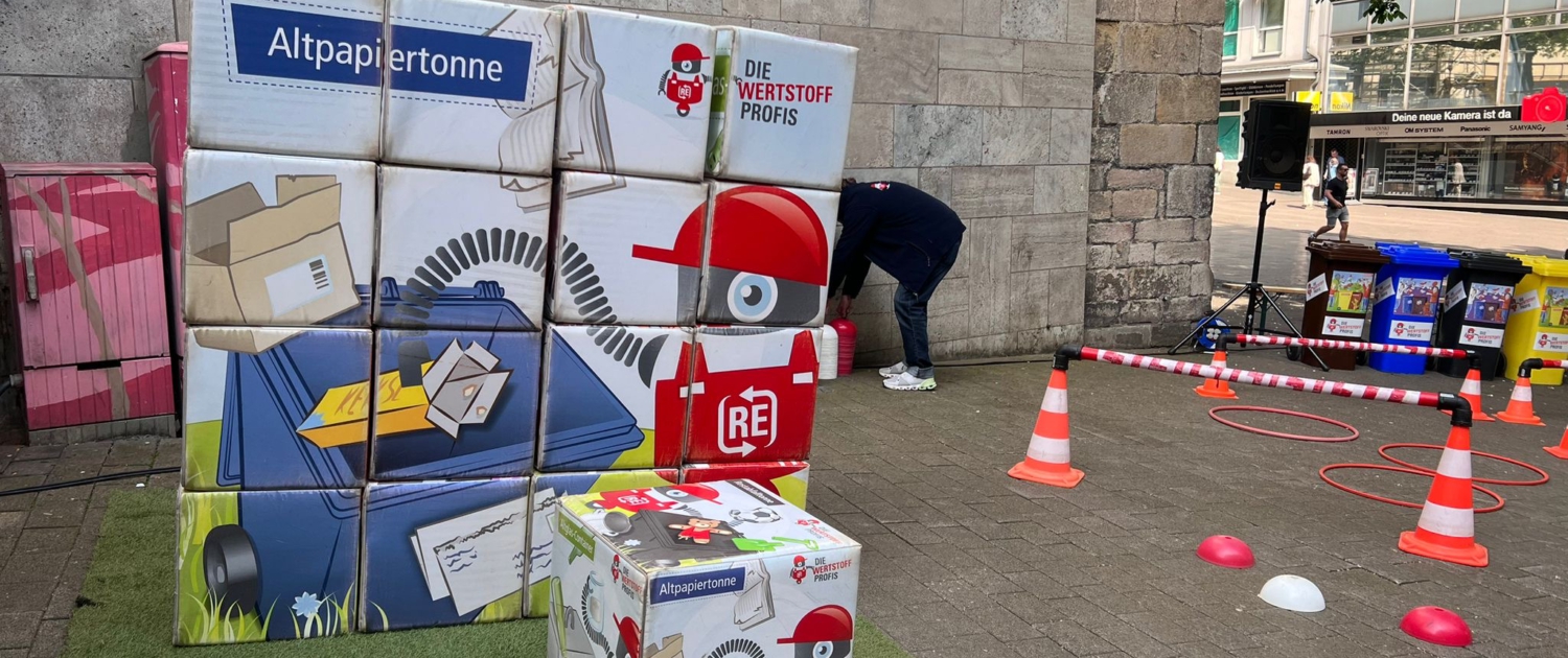 Wertstoffprofis Würfelwand Event FS Infotainment Friedhelm Susok on tour